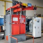 Machine industrielle avec système de levage.