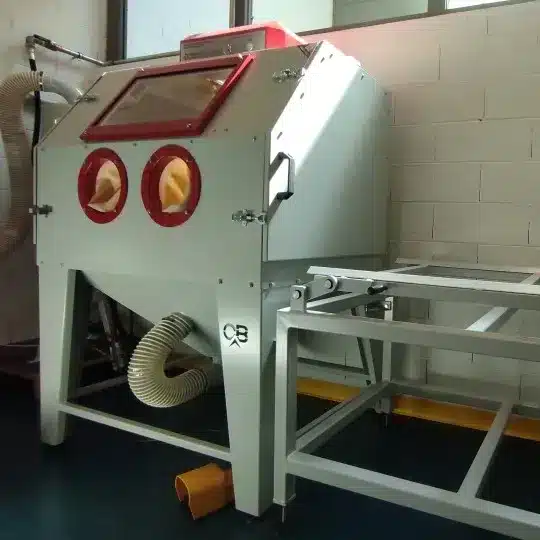 Cabine de sablage industrielle en métal
